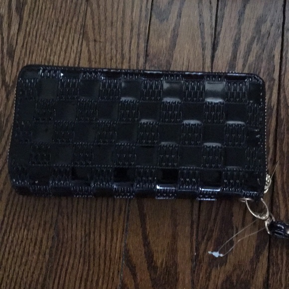 Combo Deal Vessla Red Leather Bag & Patent Wallet - Picture 15 of 16